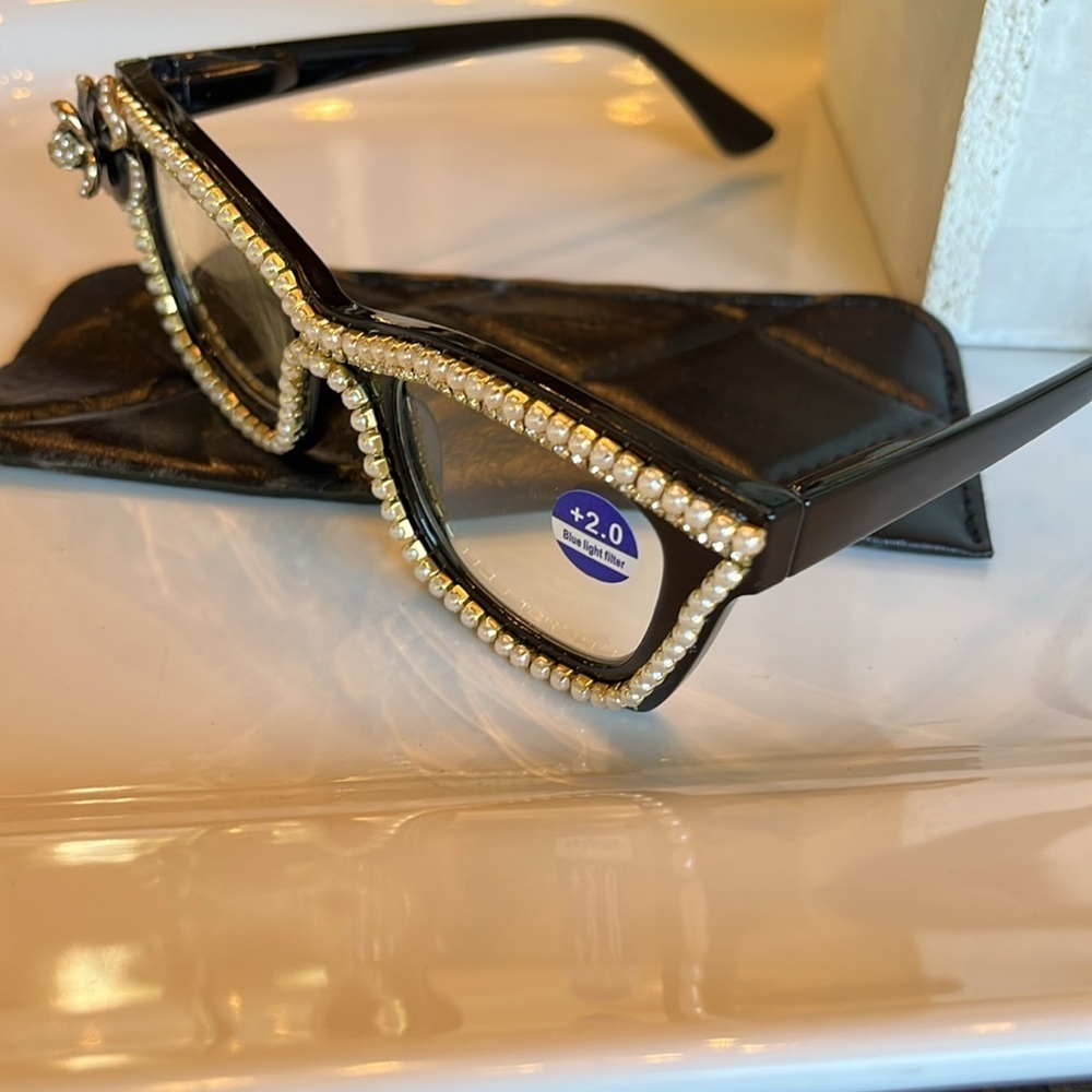 Elegant Black, Pearl & Goldtone Women's Readers 2.0 - Picture 4 of 9